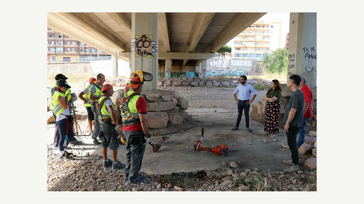 Sagunto limpia ocho puentes del Palancia para reducir riesgos ante lluvias intensas