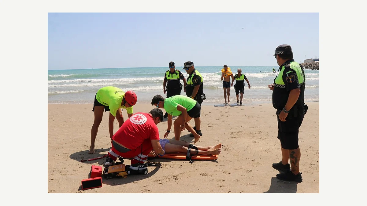 Simulacro de rescate en la playa de Puerto de Sagunto