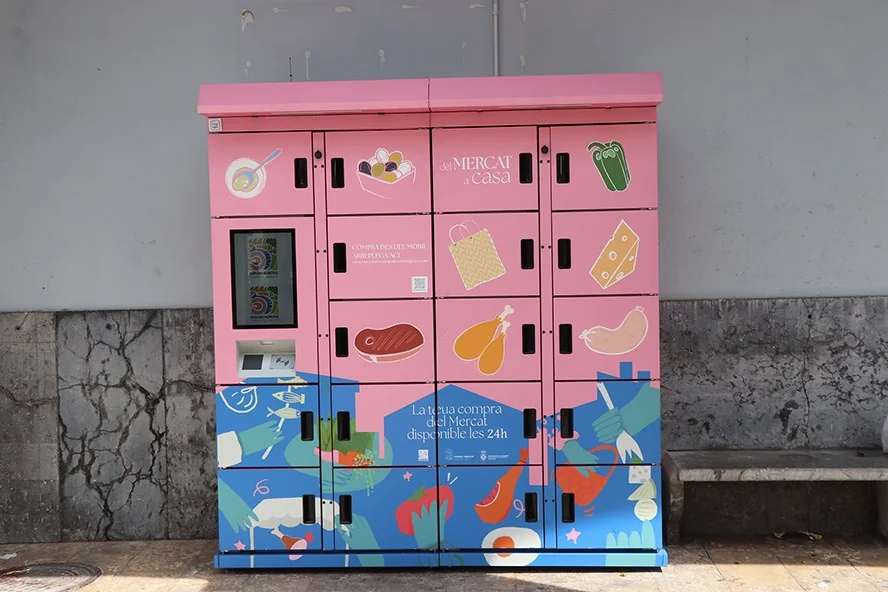 Taquillas refrigeradas instaladas en el Mercado Municipal de Puerto de Sagunto